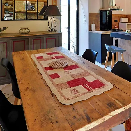 La Maison De Josephine Tatil Evi